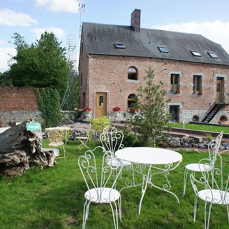 Bed and Breakfast Aux Logis De La Solre Ferriere-la-Petite Екстер'єр фото
