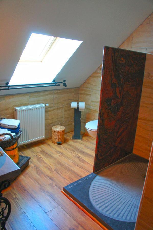 Bed and Breakfast Aux Logis De La Solre Ferriere-la-Petite Екстер'єр фото