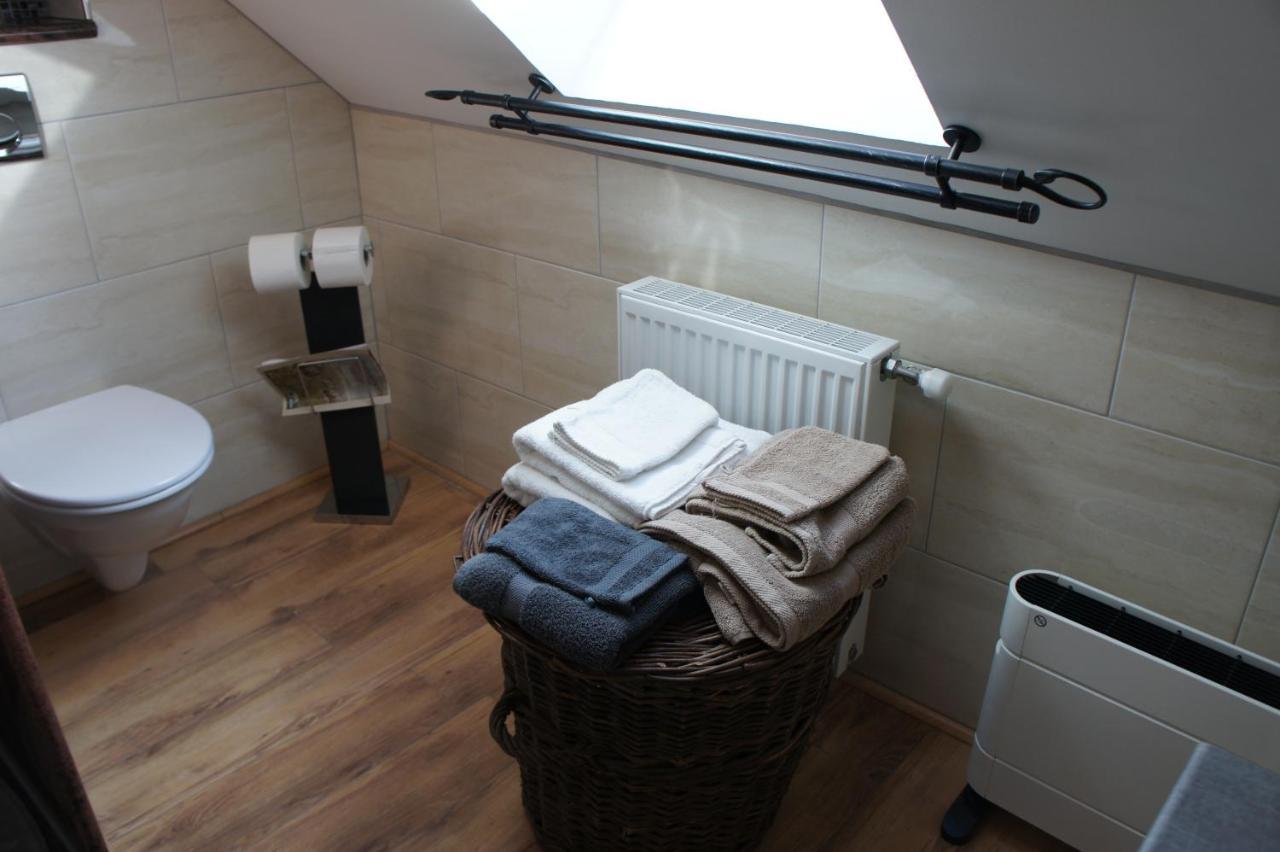 Bed and Breakfast Aux Logis De La Solre Ferriere-la-Petite Екстер'єр фото