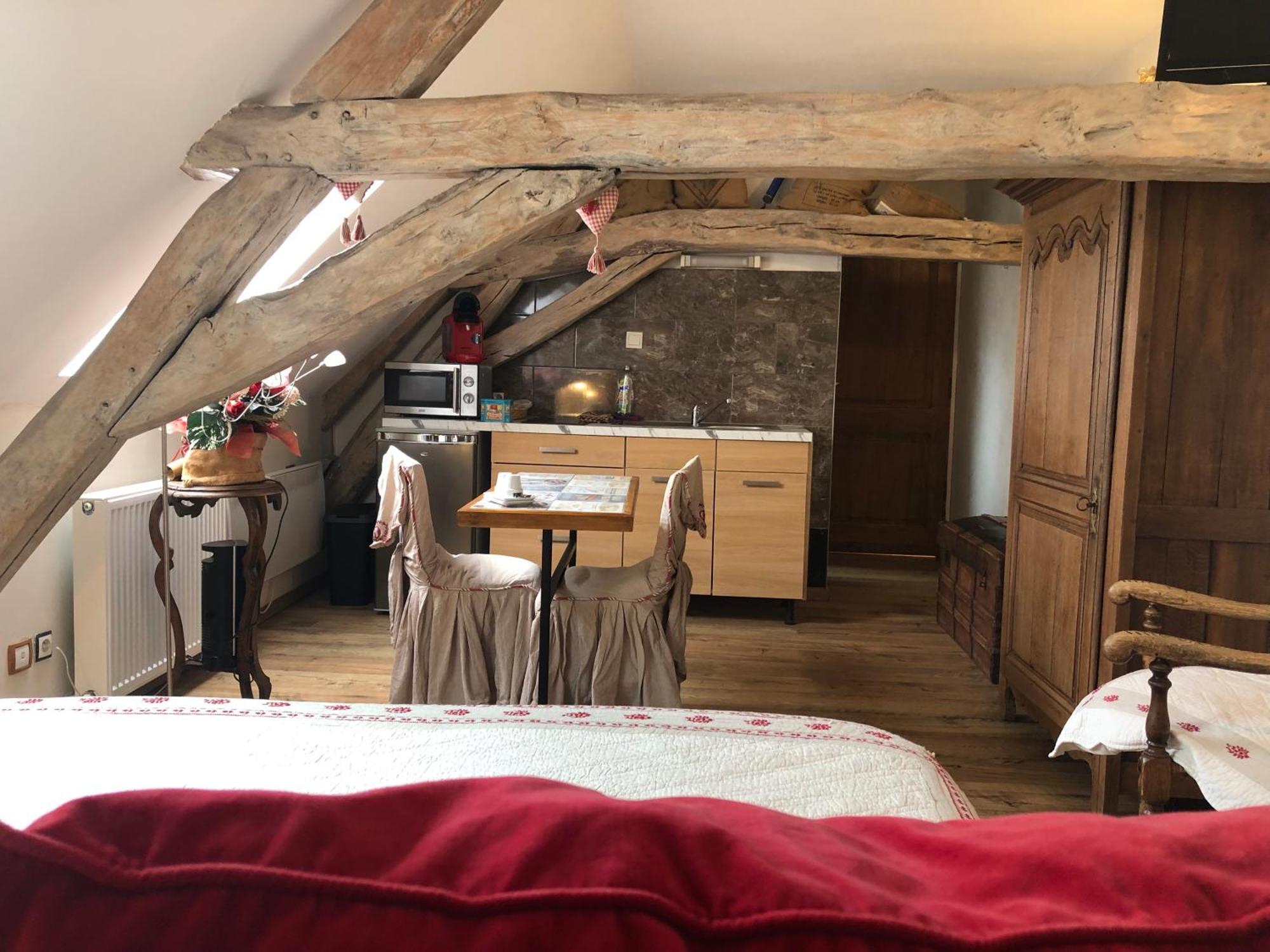 Bed and Breakfast Aux Logis De La Solre Ferriere-la-Petite Екстер'єр фото