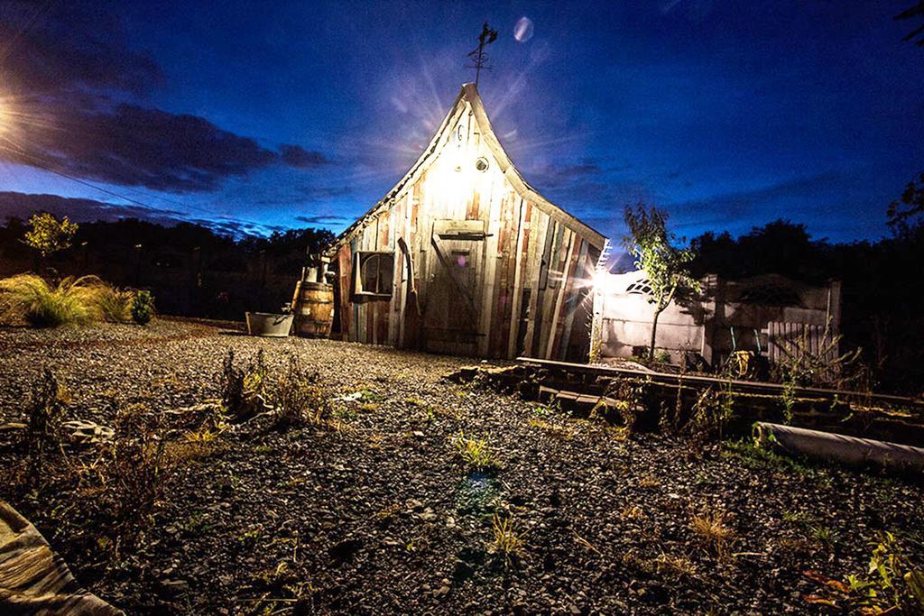 Bed and Breakfast Aux Logis De La Solre Ferriere-la-Petite Екстер'єр фото