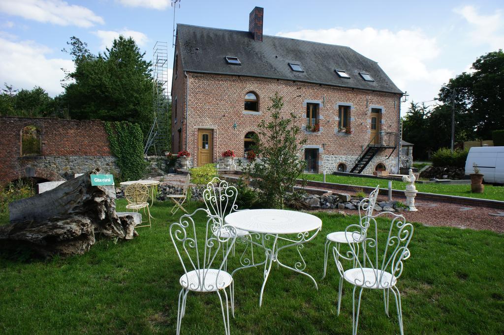 Bed and Breakfast Aux Logis De La Solre Ferriere-la-Petite Екстер'єр фото