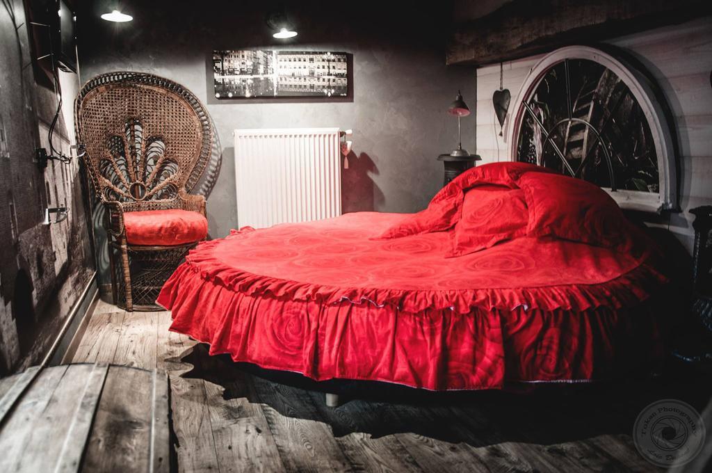 Bed and Breakfast Aux Logis De La Solre Ferriere-la-Petite Номер фото