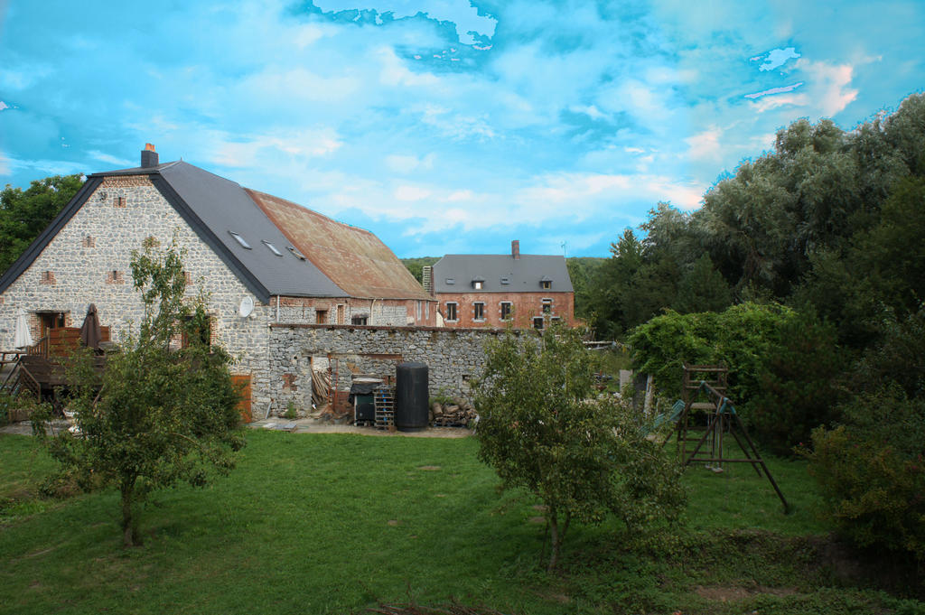 Bed and Breakfast Aux Logis De La Solre Ferriere-la-Petite Екстер'єр фото